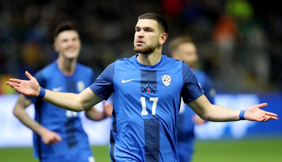 A generic square placeholder image with rounded corners in a figure.