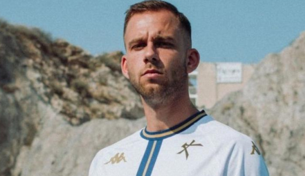 A generic square placeholder image with rounded corners in a figure.