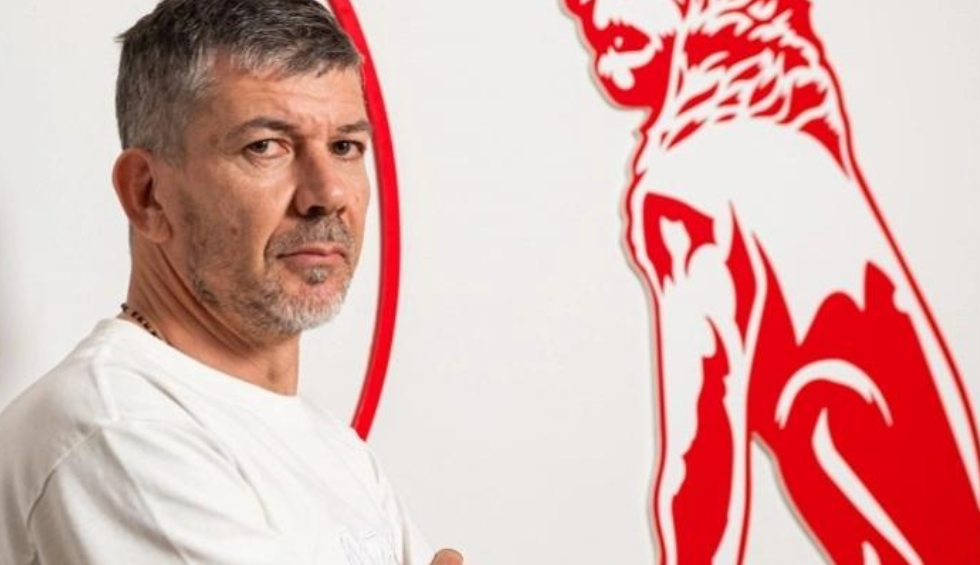 A generic square placeholder image with rounded corners in a figure.