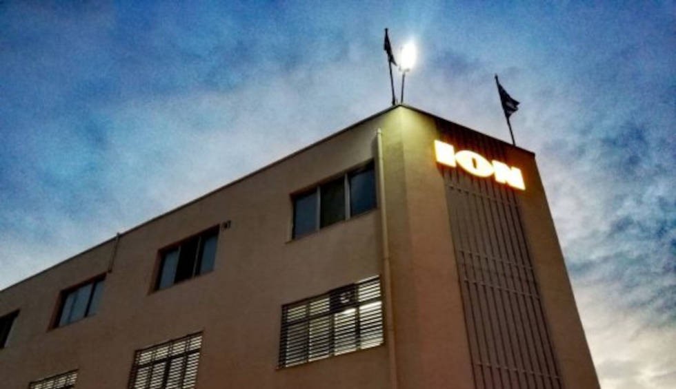 A generic square placeholder image with rounded corners in a figure.