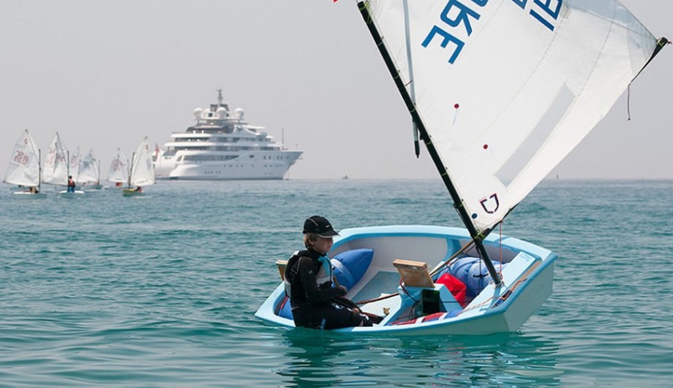 A generic square placeholder image with rounded corners in a figure.