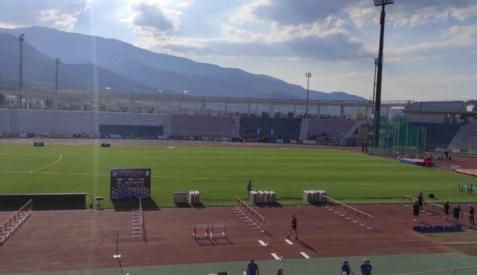 A generic square placeholder image with rounded corners in a figure.