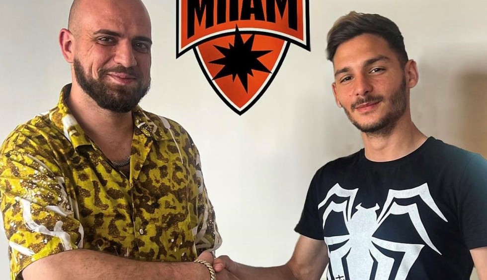 A generic square placeholder image with rounded corners in a figure.