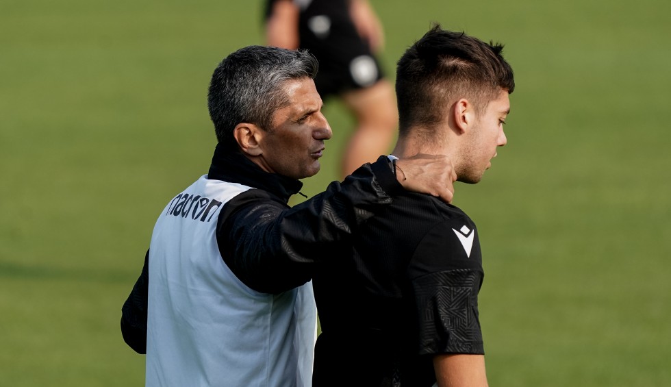 A generic square placeholder image with rounded corners in a figure.