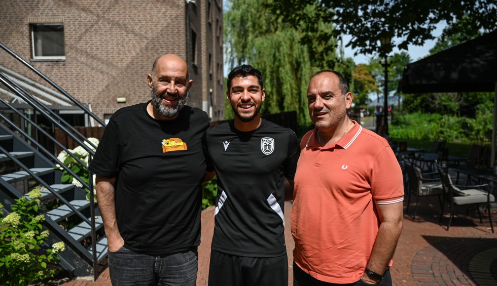 A generic square placeholder image with rounded corners in a figure.