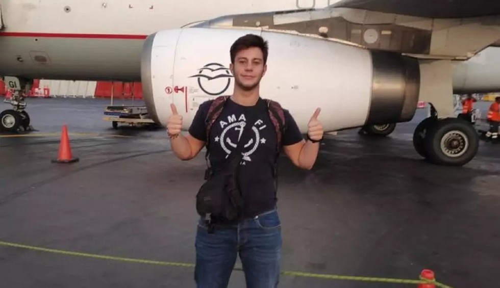 A generic square placeholder image with rounded corners in a figure.