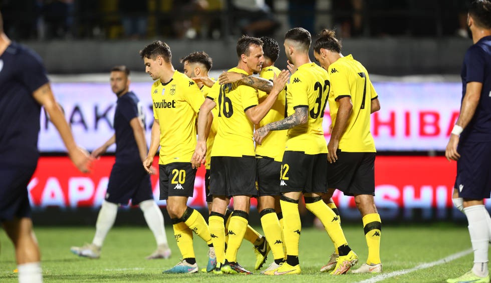 A generic square placeholder image with rounded corners in a figure.