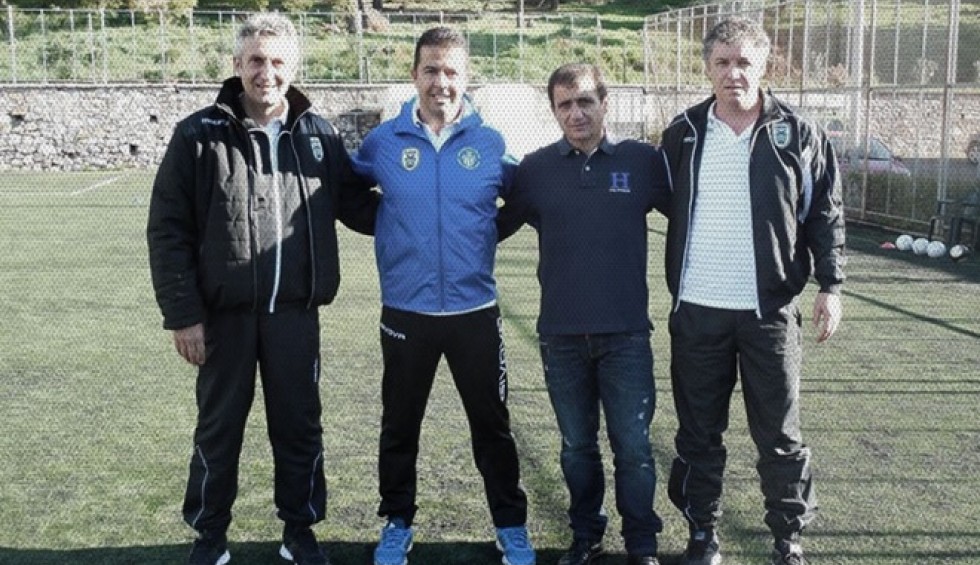 A generic square placeholder image with rounded corners in a figure.