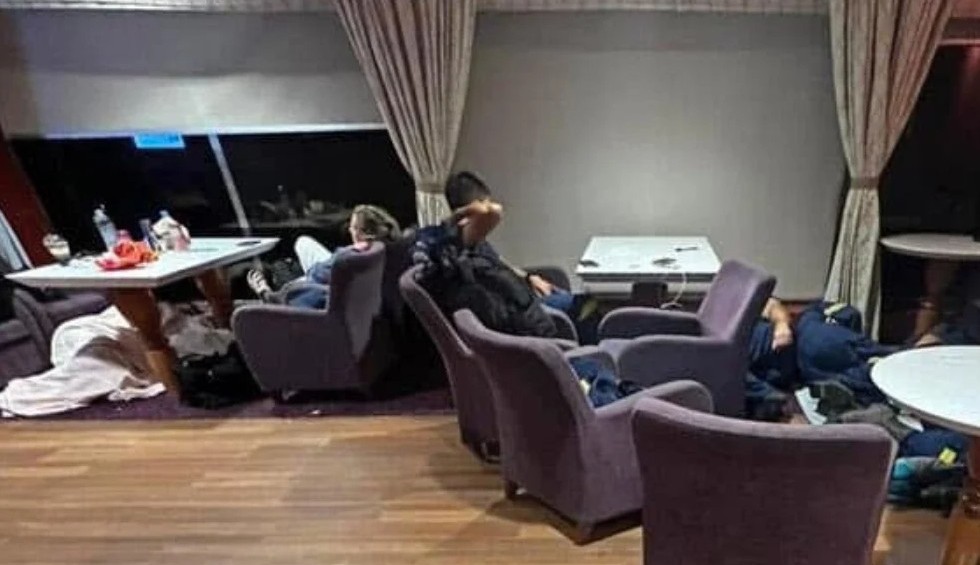 A generic square placeholder image with rounded corners in a figure.