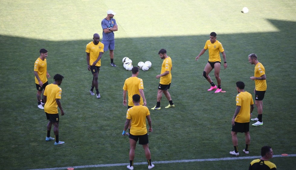 A generic square placeholder image with rounded corners in a figure.