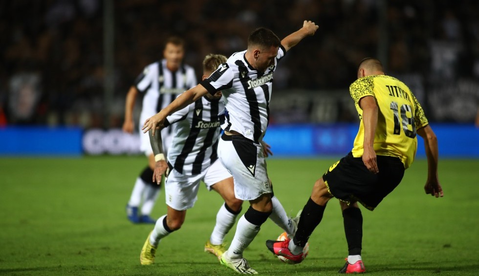 A generic square placeholder image with rounded corners in a figure.