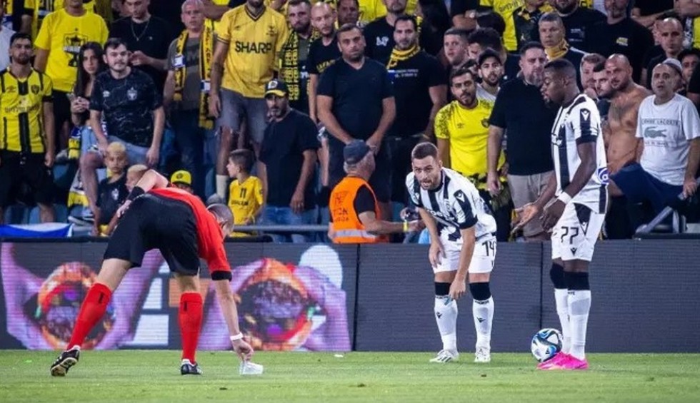 A generic square placeholder image with rounded corners in a figure.