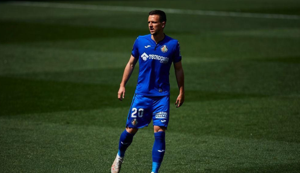 A generic square placeholder image with rounded corners in a figure.