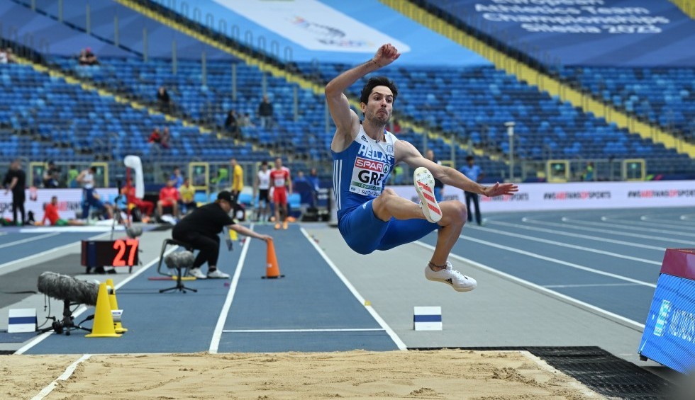 A generic square placeholder image with rounded corners in a figure.