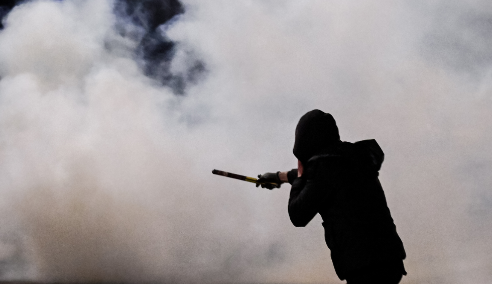 A generic square placeholder image with rounded corners in a figure.