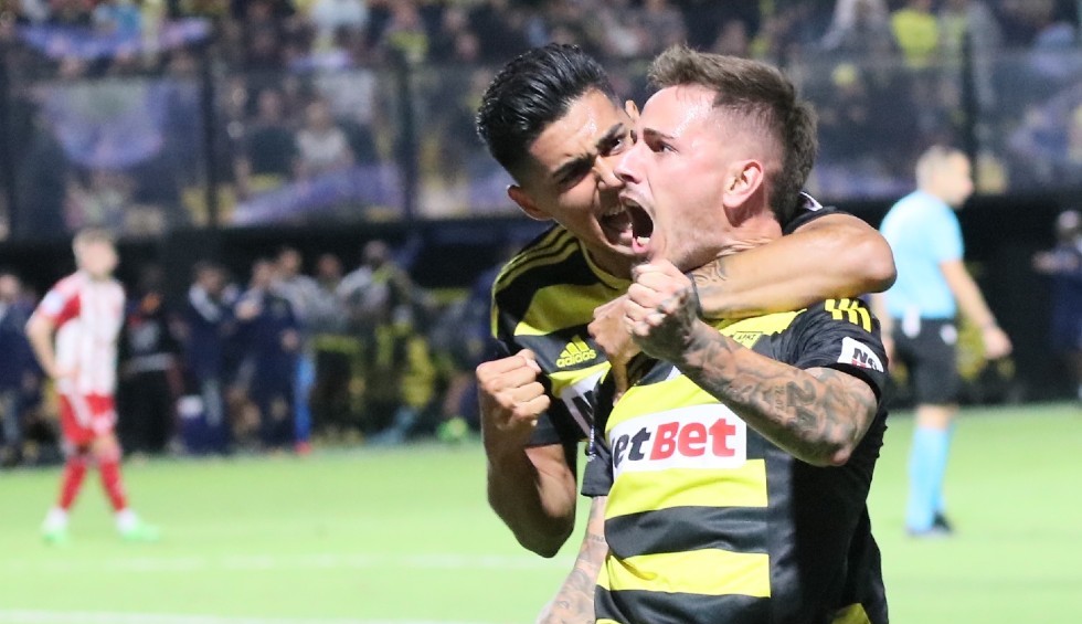 A generic square placeholder image with rounded corners in a figure.