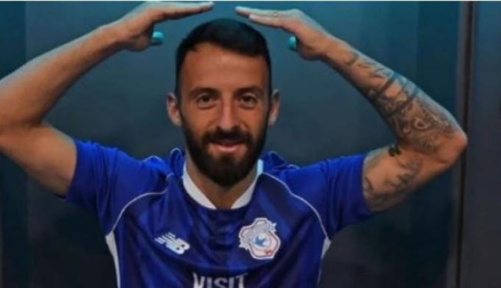 A generic square placeholder image with rounded corners in a figure.