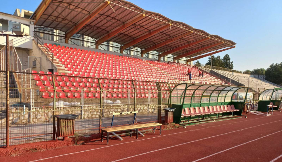 A generic square placeholder image with rounded corners in a figure.