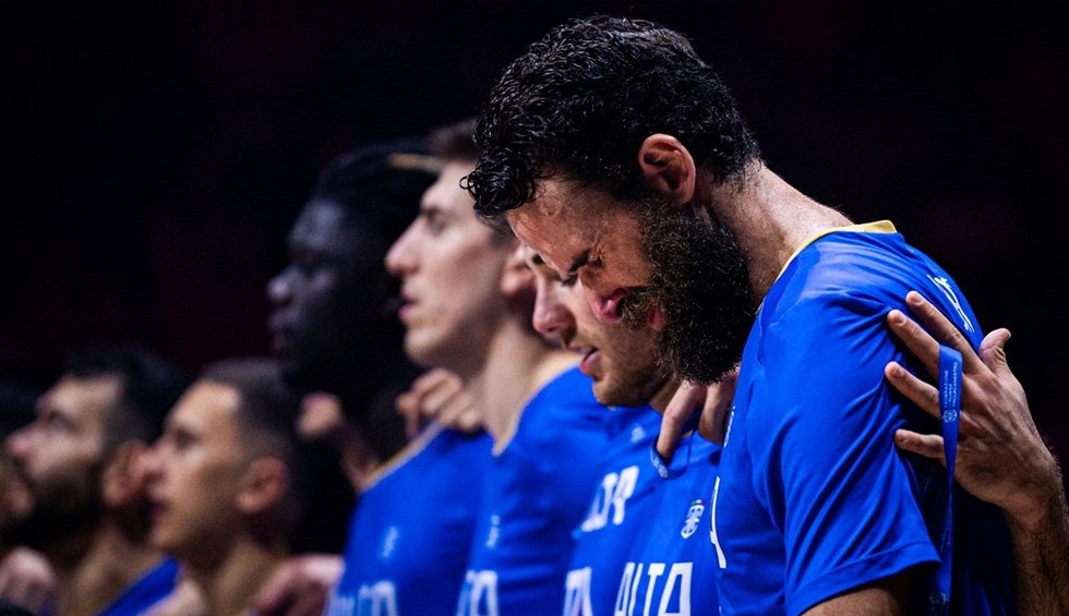 A generic square placeholder image with rounded corners in a figure.