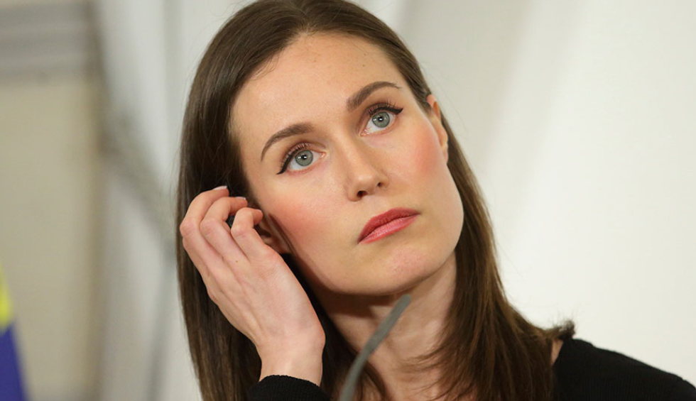 A generic square placeholder image with rounded corners in a figure.