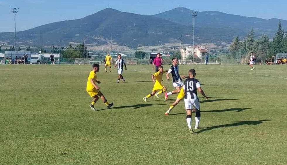 A generic square placeholder image with rounded corners in a figure.