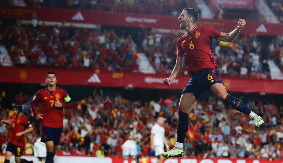 A generic square placeholder image with rounded corners in a figure.