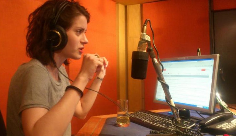 A generic square placeholder image with rounded corners in a figure.