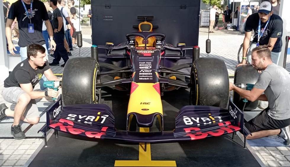 A generic square placeholder image with rounded corners in a figure.