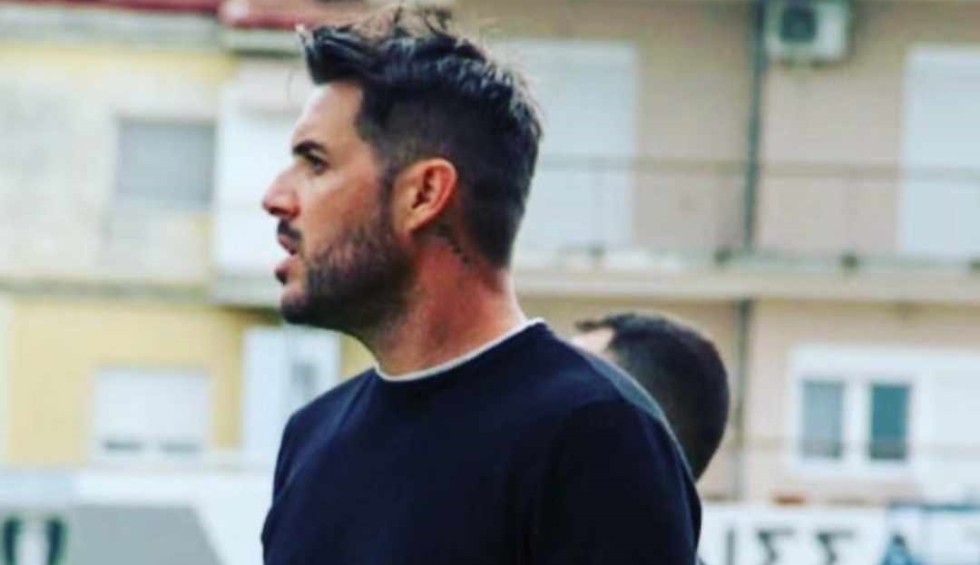 A generic square placeholder image with rounded corners in a figure.