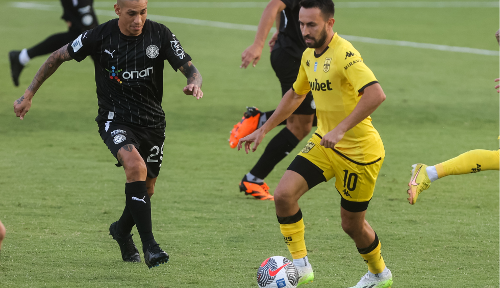 A generic square placeholder image with rounded corners in a figure.