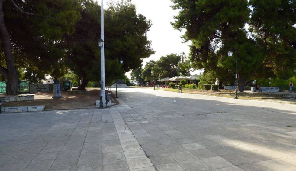 A generic square placeholder image with rounded corners in a figure.