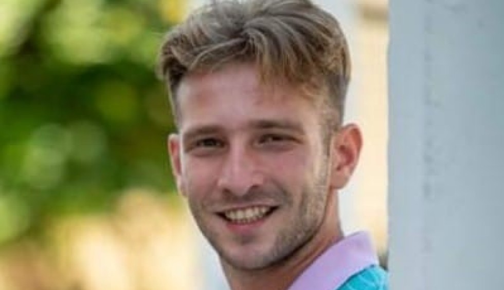 A generic square placeholder image with rounded corners in a figure.