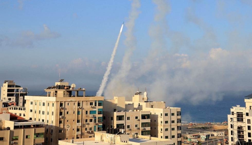 A generic square placeholder image with rounded corners in a figure.