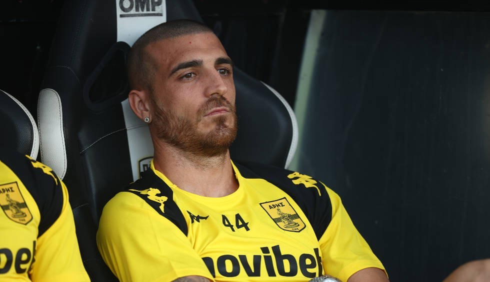 A generic square placeholder image with rounded corners in a figure.