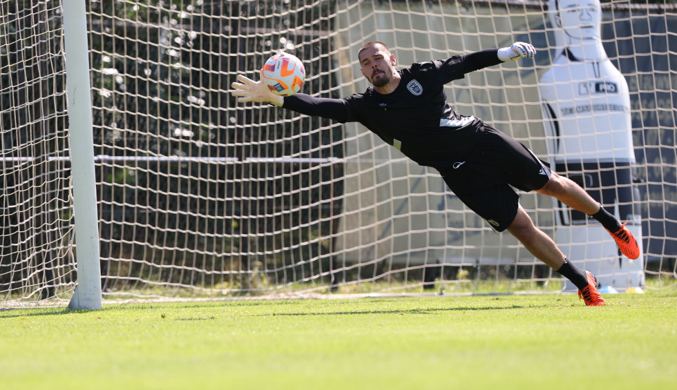 A generic square placeholder image with rounded corners in a figure.