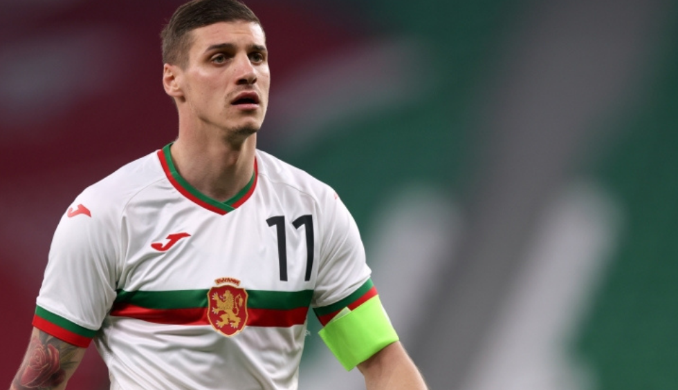 A generic square placeholder image with rounded corners in a figure.