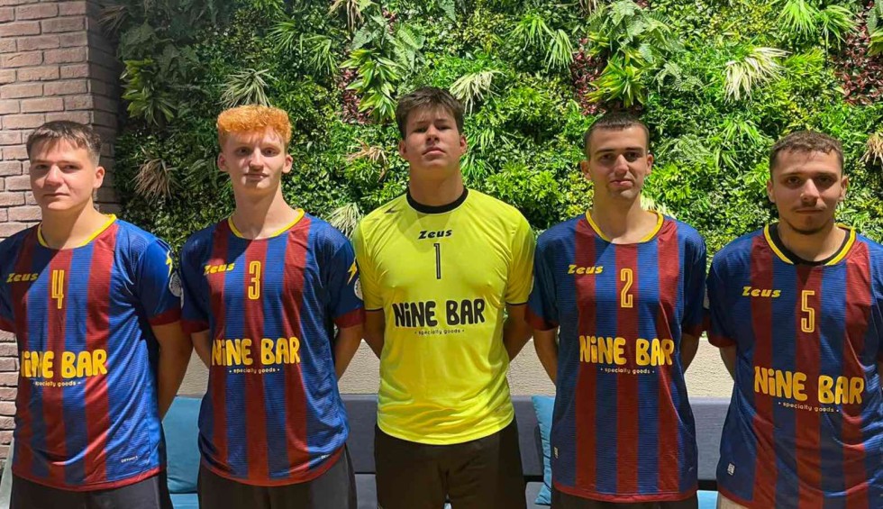 A generic square placeholder image with rounded corners in a figure.