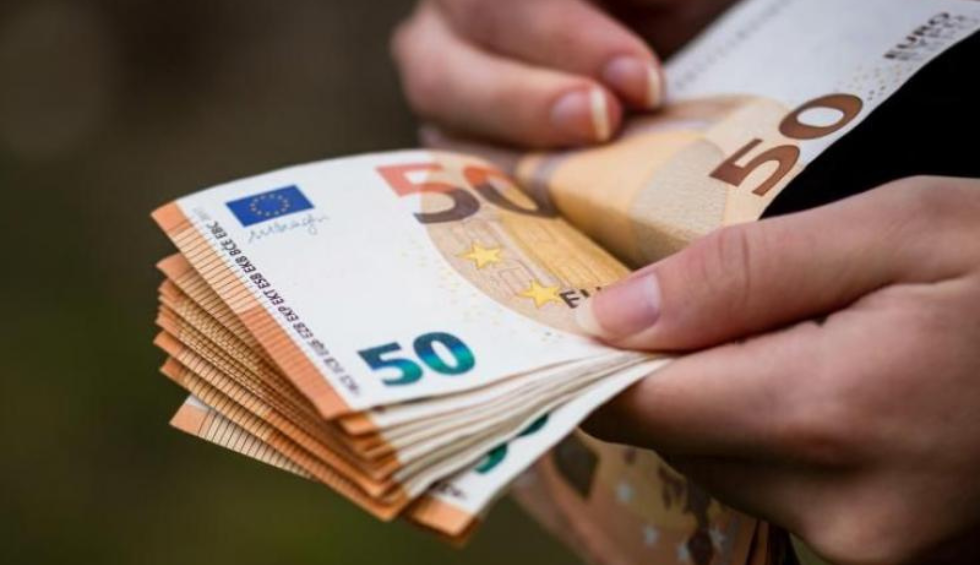 A generic square placeholder image with rounded corners in a figure.