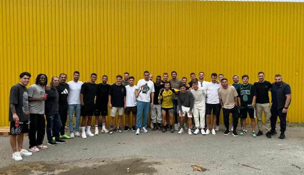 A generic square placeholder image with rounded corners in a figure.