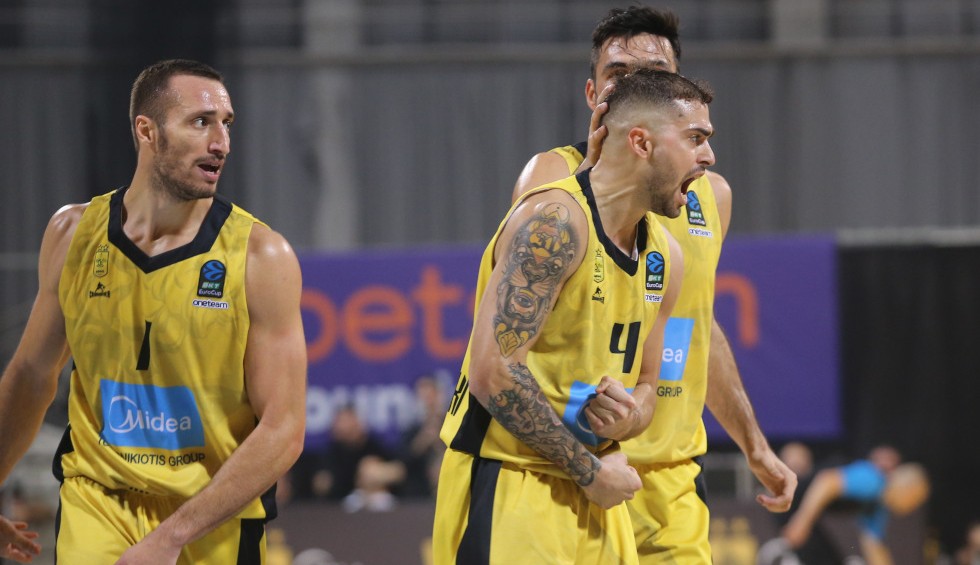 A generic square placeholder image with rounded corners in a figure.