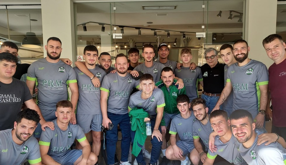 A generic square placeholder image with rounded corners in a figure.