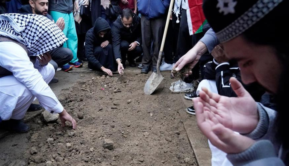 A generic square placeholder image with rounded corners in a figure.