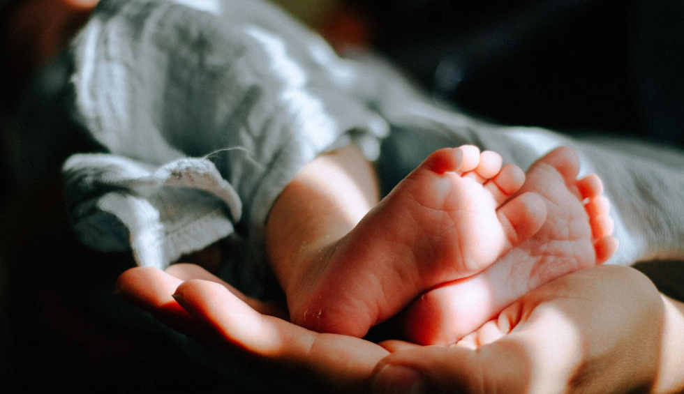 A generic square placeholder image with rounded corners in a figure.