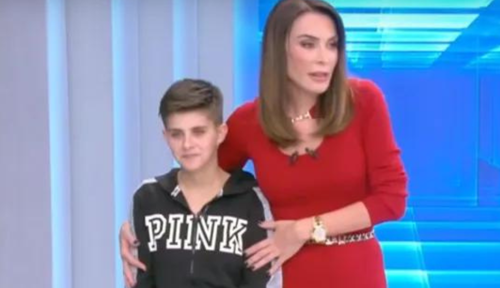 A generic square placeholder image with rounded corners in a figure.