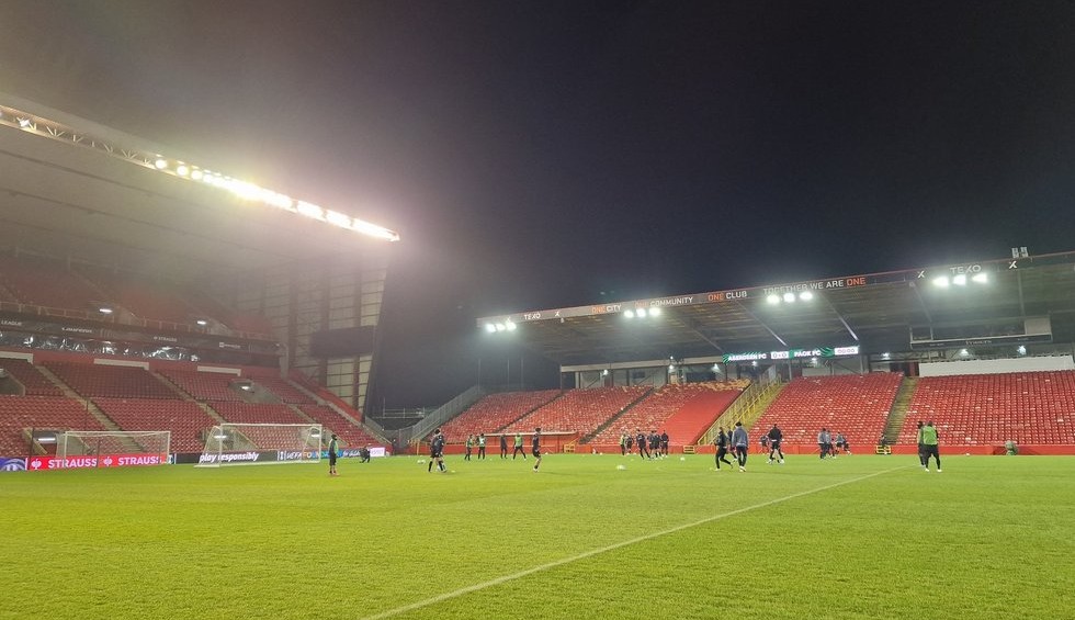 A generic square placeholder image with rounded corners in a figure.