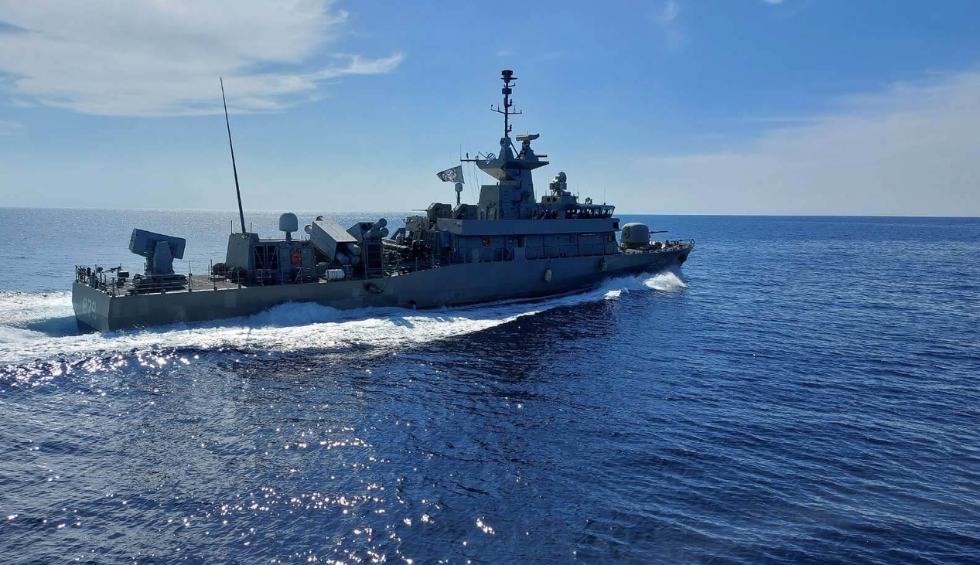 A generic square placeholder image with rounded corners in a figure.