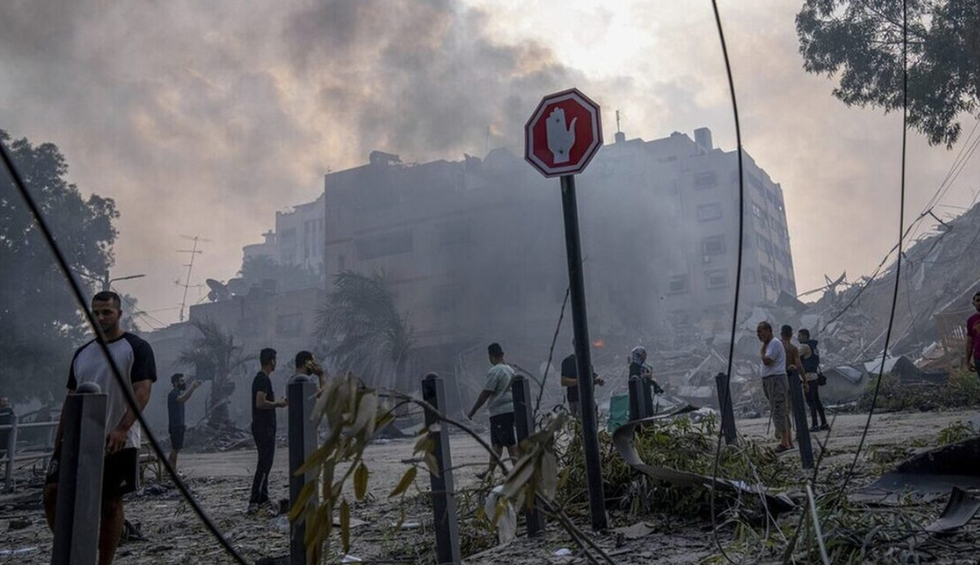 A generic square placeholder image with rounded corners in a figure.