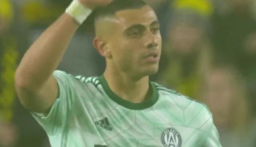 A generic square placeholder image with rounded corners in a figure.