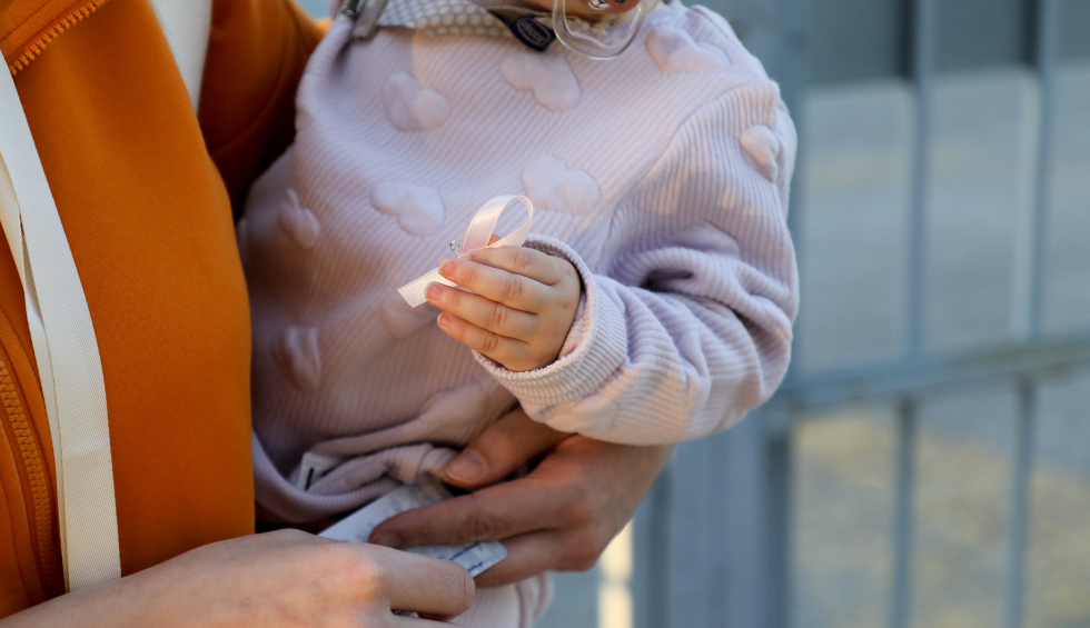 A generic square placeholder image with rounded corners in a figure.