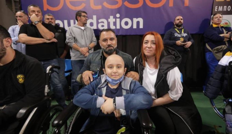 A generic square placeholder image with rounded corners in a figure.